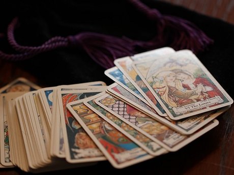 Tarot card reading 
