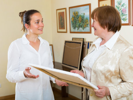 Art consultant