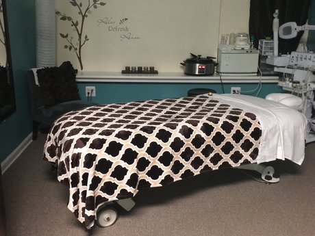 60 mins Therapeutic Massage 