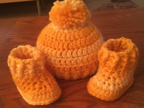 Baby Bootie and Hat set. 