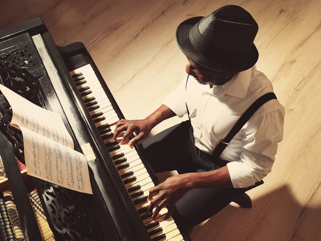 Play Piano By Ear.