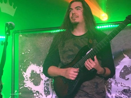 Guitarist / Bassist for hire!